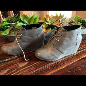 Toms Wedges size 9.5